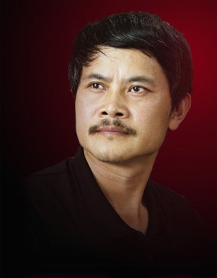 中共党员,清华大学建筑学硕士,哲学博士,星艺装饰集团创始人,广州艺邦