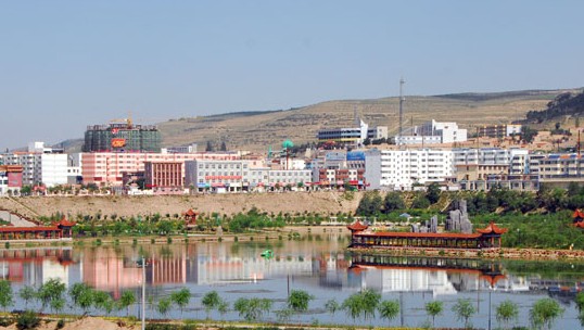 西吉县位于宁夏回族自治区东南部,六盘山西麓的黄土高原中心地带,地理