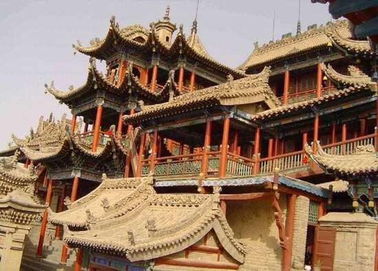 位于中卫市沙坡头区,始建于明永乐年间(1403-1424年),经历代增建重修